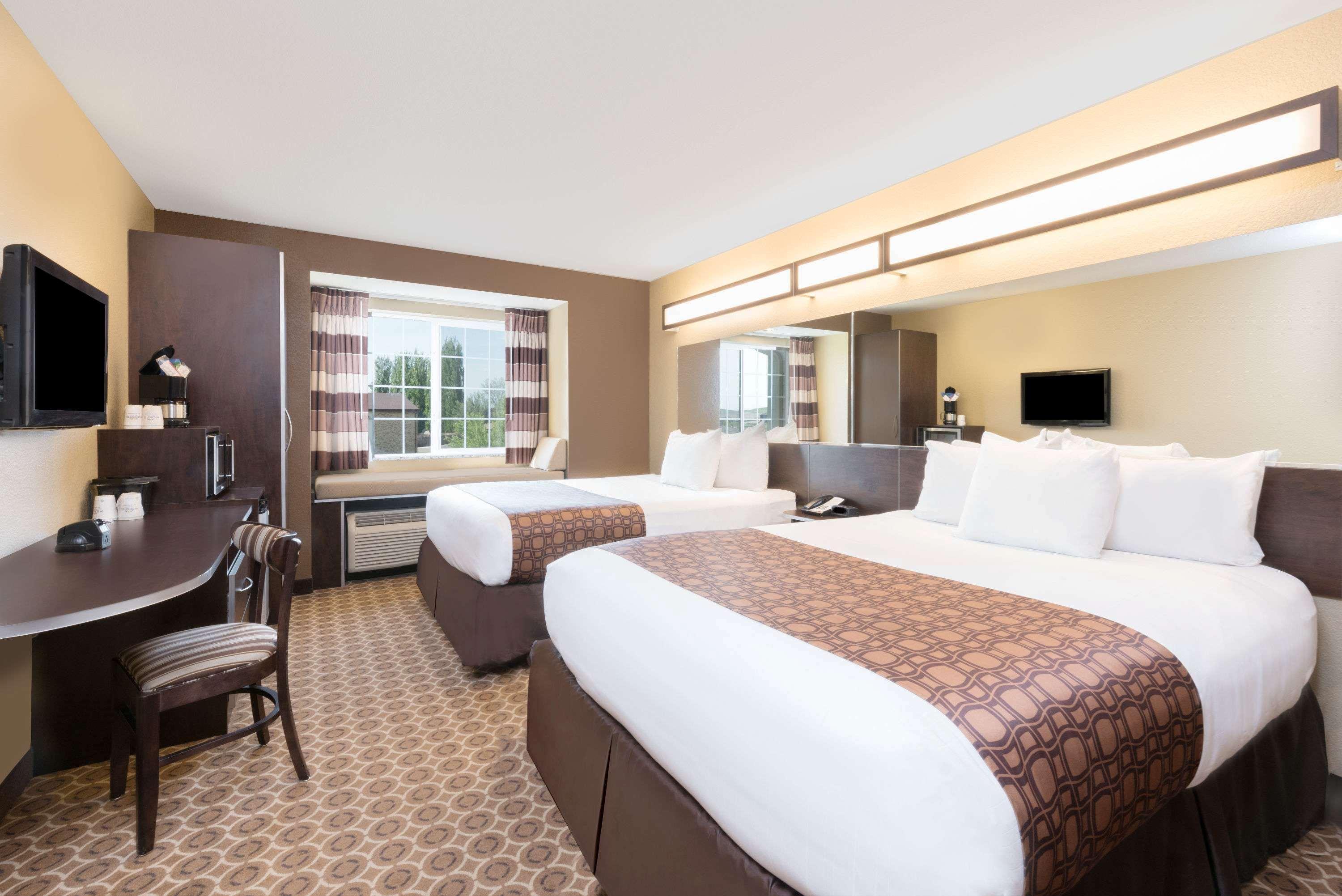 Microtel Inn & Suites By Wyndham Dickinson Exterior photo