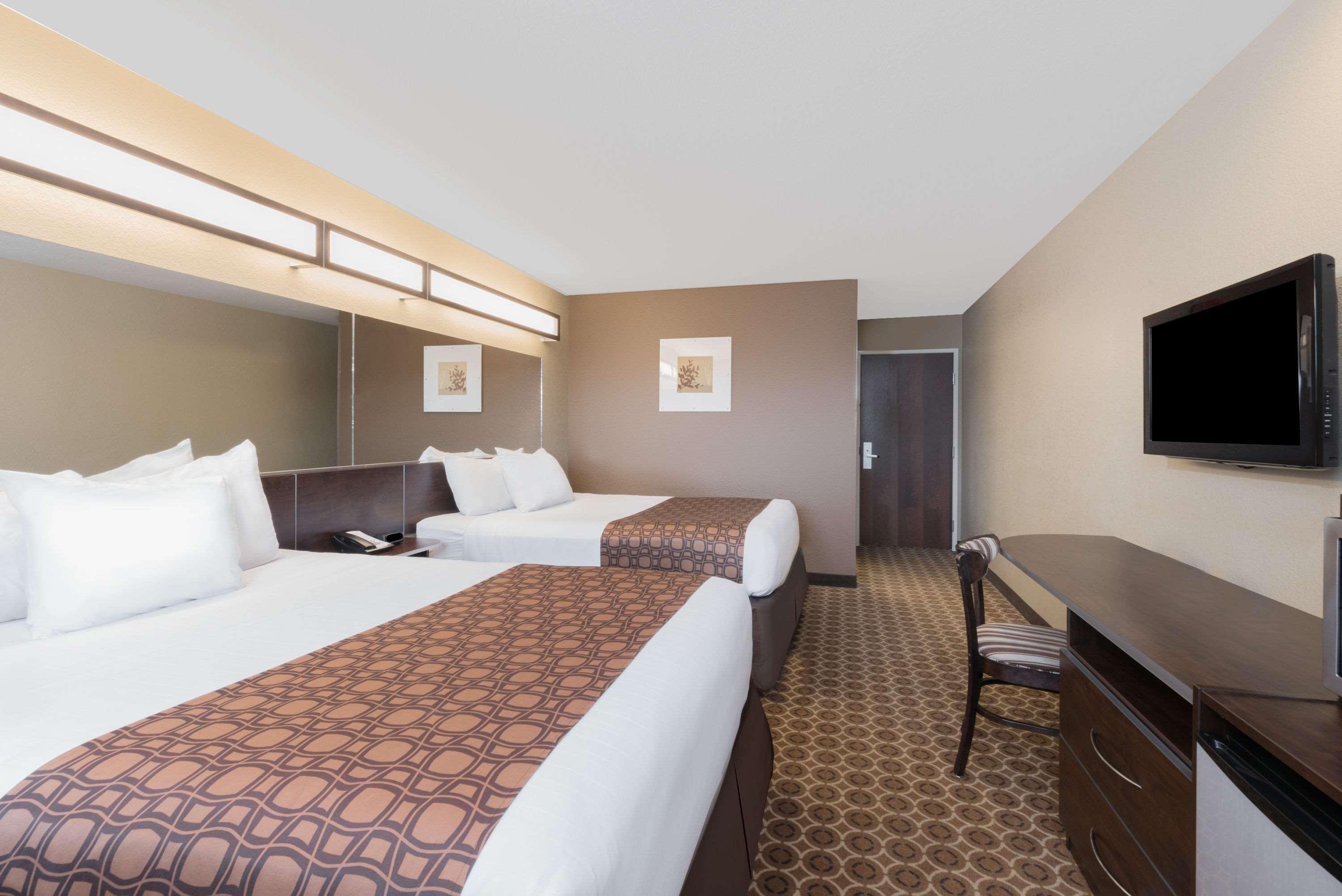 Microtel Inn & Suites By Wyndham Dickinson Exterior photo