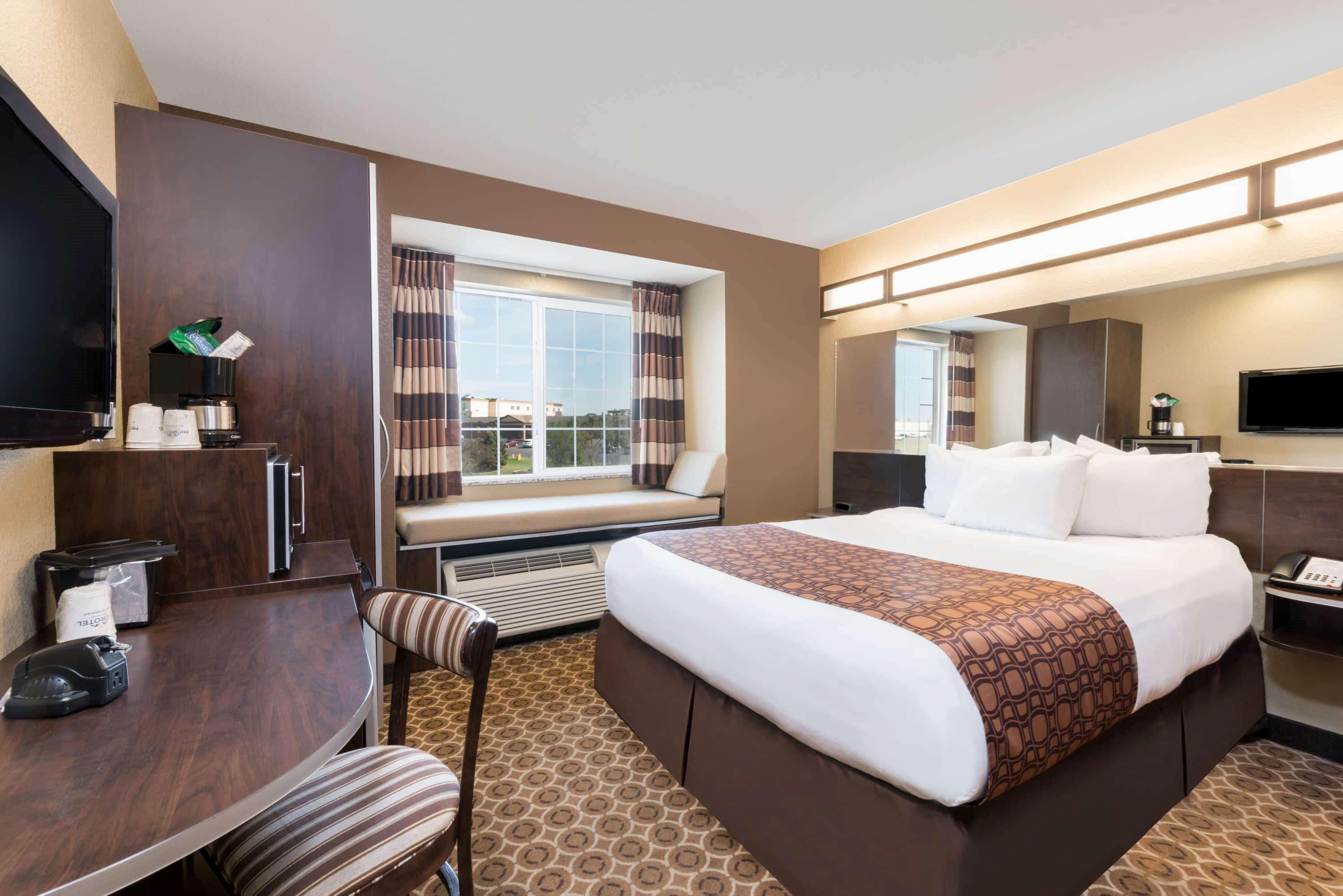 Microtel Inn & Suites By Wyndham Dickinson Exterior photo