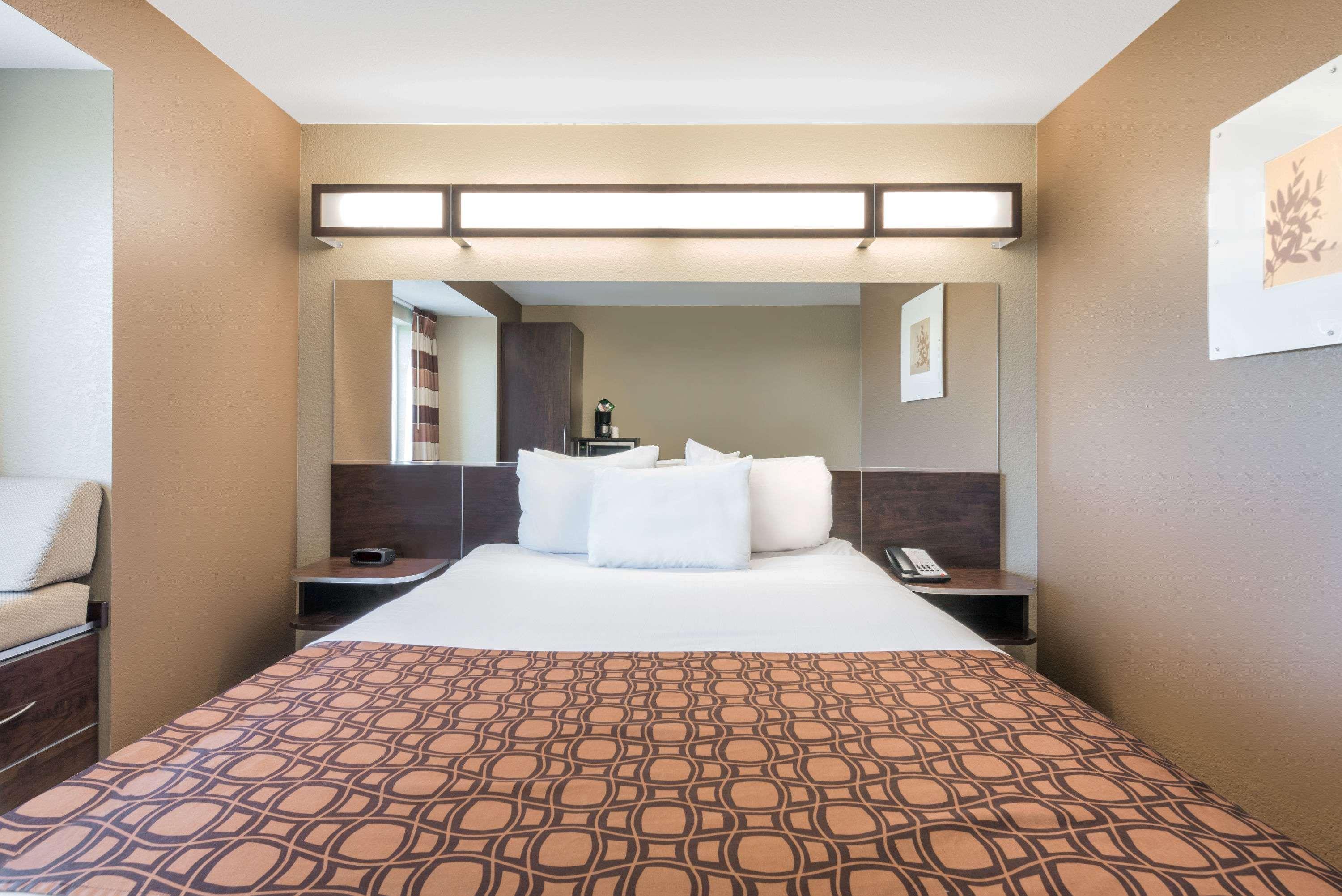 Microtel Inn & Suites By Wyndham Dickinson Exterior photo