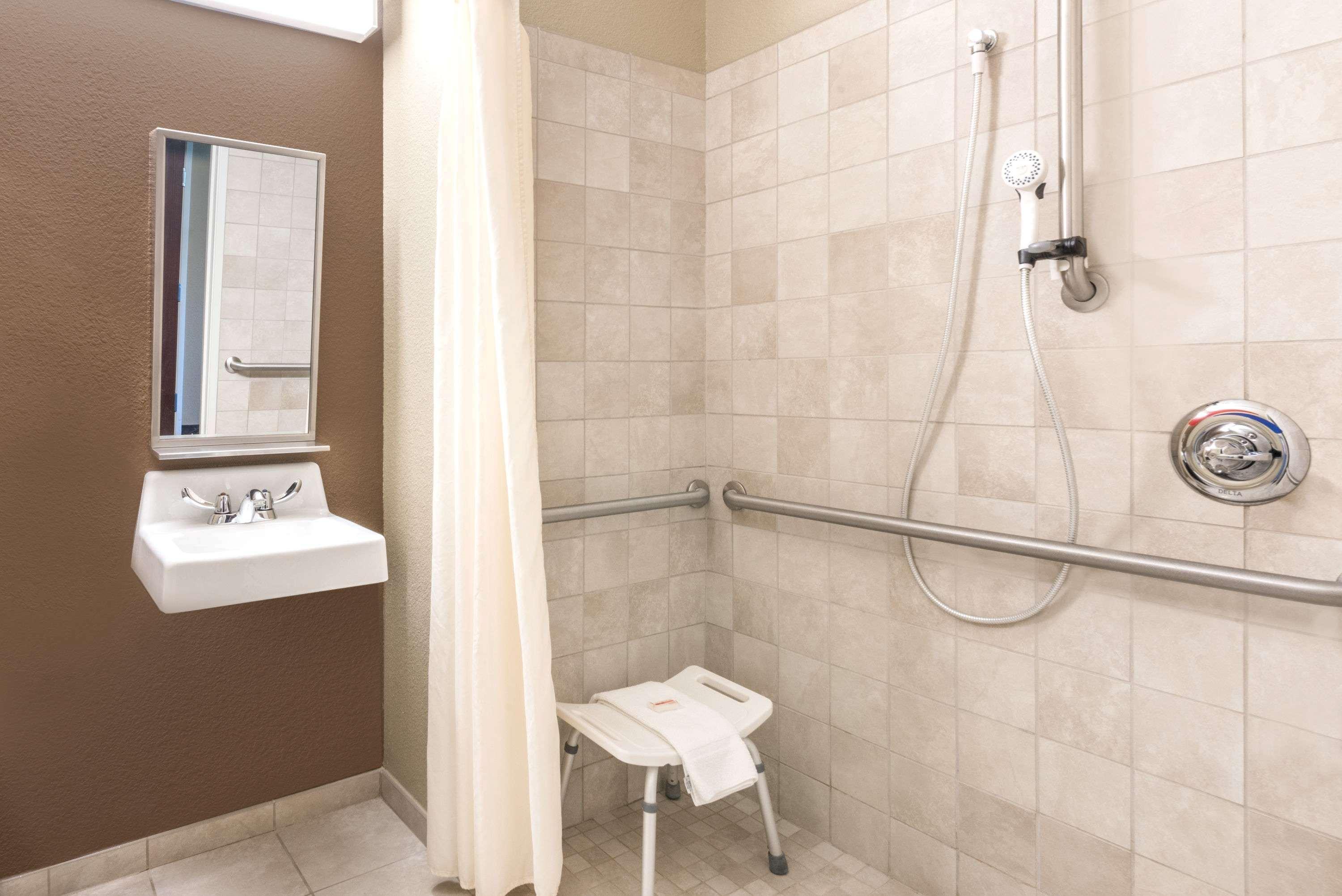 Microtel Inn & Suites By Wyndham Dickinson Exterior photo