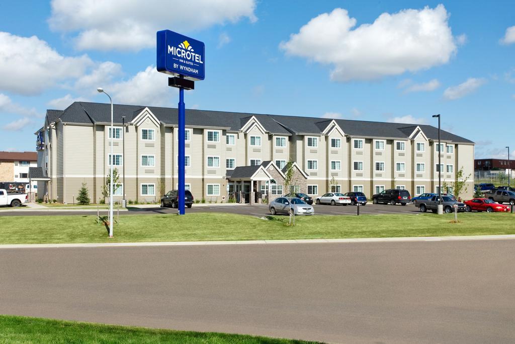 Microtel Inn & Suites By Wyndham Dickinson Exterior photo